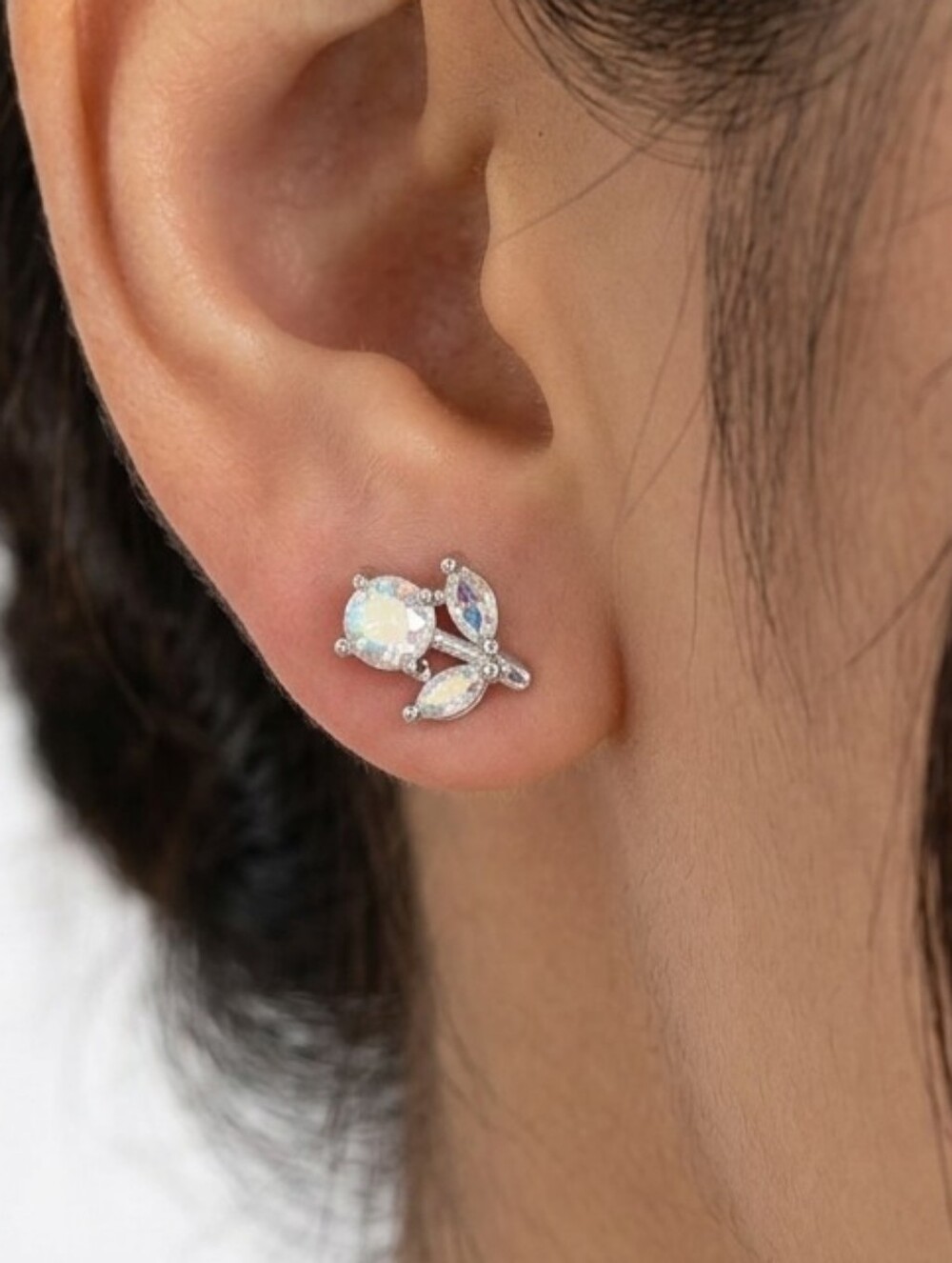 NWT Silver Flowers Crystal Stud Earrings White Opal Wedding Bridal Bridesmaid